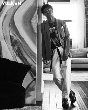 Jonathan Daviss Instagram - Black and White 

@VULKANmag

Photography HIGGSY @higgsy_photography
Styling CHRISTINA PACELLI @christinajpacelli Styling Assistant ANGIE LEE @xangielee
Grooming DANNI KATZ @dannidoesit using Dior
Interview ALEXANDRA BONNET @alexbonnetwrites
Location ZEVARRA LOFTS @zevarralofts
Production @bellomediagroup x @maisonpriveepr_la x @alexbonnetwrites X @lindsaymaguire