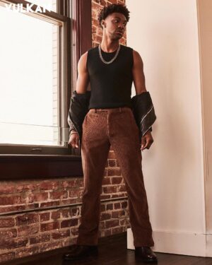 Jonathan Daviss Instagram - Had a great time shooting with @vulkanmag 

Photography HIGGSY @higgsy_photography
Styling CHRISTINA PACELLI @christinajpacelli Styling Assistant ANGIE LEE @xangielee
Grooming DANNI KATZ @dannidoesit using Dior
Interview ALEXANDRA BONNET @alexbonnetwrites
Location ZEVARRA LOFTS @zevarralofts
Production @bellomediagroup x @maisonpriveepr_la x @alexbonnetwrites X @lindsaymaguire