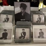 Jonghyun Instagram – 씨디 올..매장서보니까 느낌이또 다르군