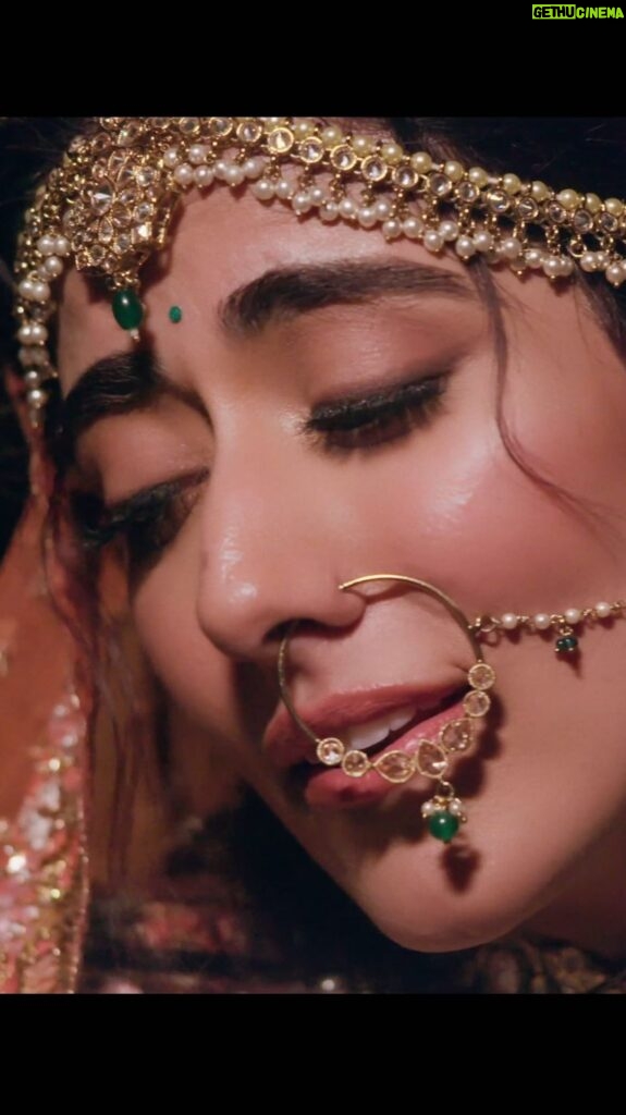 Jonita Gandhi Instagram - With good always comes bad. With growth always comes pain. You cannot step forward without leaving something behind… This song is a bittersweet ode to growing pains. It Is What It Is (Madhaniya) is now yours 🌺🥹 🎥 by @sspillai @musicariza @juliagartha @jesseraymix @gerhardwestphalen @itsmedeputy