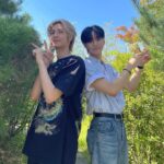 Jooyeon Instagram - ⠀ [ #Xtra_Scenes ] 멤버들과 산책하며 에너지 충전하는 시간🏃‍♂️🍃 #XdinaryHeroes #엑스디너리히어로즈 #WE_ARE_ALL_HEROES #loveearth2023 #loveearth_jyp #loveearthchallenge @loveearthchallenge