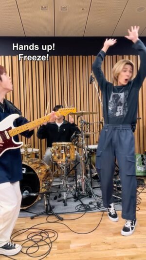 Jooyeon Instagram - Hands up! Freeze! 🎸🎸🎸

#XdinaryHeroes #엑스디너리히어로즈
#건일 #Gunil
#가온 #Gaon
#주연 #Jooyeon
#WE_ARE_ALL_HEROES