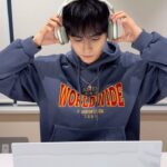 Jooyeon Instagram - pov: when you are at your own universe .. 🦊 #XdinaryHeroes #엑스디너리히어로즈 #Ode #Livelock #PLUTO #WE_ARE_ALL_HEROES