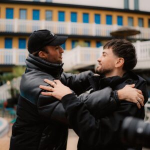 Jordan Rondelli Instagram - Fais gaffe @xsqueezie sur la dernière photo tu montre un peu trop que t’es heureux d’être là ❤️

📸 @jules.ctm ❤️
