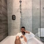 Jordan Rondelli Instagram – Yo mes futurs millionaires, démarre aujourd’hui et gagne demain #Devise 💪🏻
Je vais vous proposer une opportunité dans pas longtemps (c’est un système pyramidal en gros ça veut dire ça monte super haut les gains comme une pyramide !)