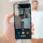Jordan Rondelli Instagram - 🍀 Concours 🍀 J’ai reproduis 2 photos que vous m’avez proposé en story, dont la deuxième avec le google Pixel 6A @madebygoogle et on vous en fait gagner un ! Y’a aussi 1 paire de Buds pro à gagner 👌🏻 Pleins de possibilités dispos pour le mode photo, toutes les apps Google, 72h d’autonomie, un bon tel abordable pour la rentrée ! Pour participer : - Liker le post - Follow @madebygoogle - Follow @joyca - Mentionner 2 personnes, une qui aurait pu faire la première photo, et une qui aurait pu faire la deuxième Concours ouvert en France uniquement Refs photo : Photo 1 : @Kindness_adventure (Photographe sur Angers) Photo 2 : @Yassencore (Agriculteur en Seine et marne)