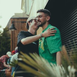 Jordan Rondelli Instagram - 27 ans ✅ Rdv a 13h sur Youtube, heure de ma naissance, en compagnie d’un de mes humains préféré @seblafrite ❤️ Quelle vie… Merci pour tout ❤️ 📸 l’étalon breton @jules.ctm