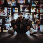 Jordan Rondelli Instagram - 2023 a été une très belle année, en grande partie grâce à vous (le dernier post résume mon implication)🙏🏻 Toujours des projets plein la tête, l’envie de créer, de vous proposer ce que j’ai dans la tête ! Trop fier d’avancer avec l’équipe de cracks que j’ai ❤️, 2024 je vais la commencer avec toujours autant de passion, merci encore et toujours d’avoir changé ma vie depuis 7 ans. On est ensemble et je vous accompagnerai une fois de plus sur toute l’année qui arrive (après j’arrête, j’ouvre un bar PMU, formule midi quinté + et ricard à 2€) 🪄 @kuzanconcept