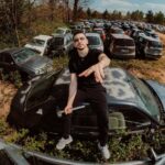 Jordan Rondelli Instagram - 🚙⚒💥 Petit tour à la casse comme chaque semaine pour parler de mes problèmes aux voitures 📸 : @jules.ctm