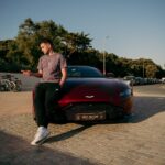 Jordan Rondelli Instagram - Oui je l’ai peut être louée, mais je l’ai louée 19 fois son prix car j’ai les moyens. 🚘 @db7autosofficiel 📸 @chapixtures