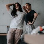 Jordan Rondelli Instagram - Avec ma gow @gaellegd, Gwenaëlla terrasse la concu h24 💅🏼 📸 @jules.ctm (il avait le zizi tout dur)