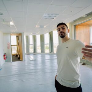 Jordan Rondelli Instagram - ENFIIIIIIIIN EXPLOSEZ MOI ÇA !
Après 2 ans de réflexion, de doutes, d’échecs, C’EST LA !!!

#LOAT