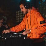 Jordan Rondelli Instagram - Ça faisait 2 ans que j’avais pas touché des platines, c’était une dinguerie 🙏🏻 📸 1 : @edgarcvll 📸 2 : @jules.ctm 📸 3 : @edgarcvll 📍: @chroma_festival