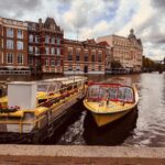 Jordan Rondelli Instagram – Amsterdam 🇳🇱
28 ans 🎉
Aucun sourire, c’est un choix artistique pour contenir le vrai sourire qui est intérieur. Amsterdam, Netherlands