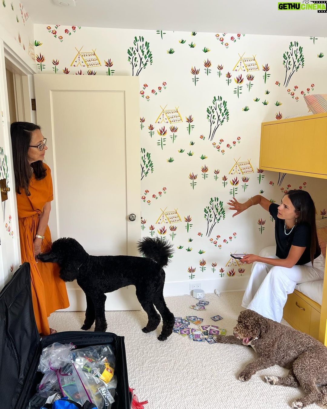 Jordana Brewster Instagram - Lots of gesticulating and a field trip