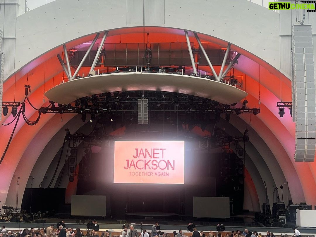 Jordana Brewster Instagram - Blown away by @ludacris at the Hollywood bowl last night We knew all the words to EVERY SONG