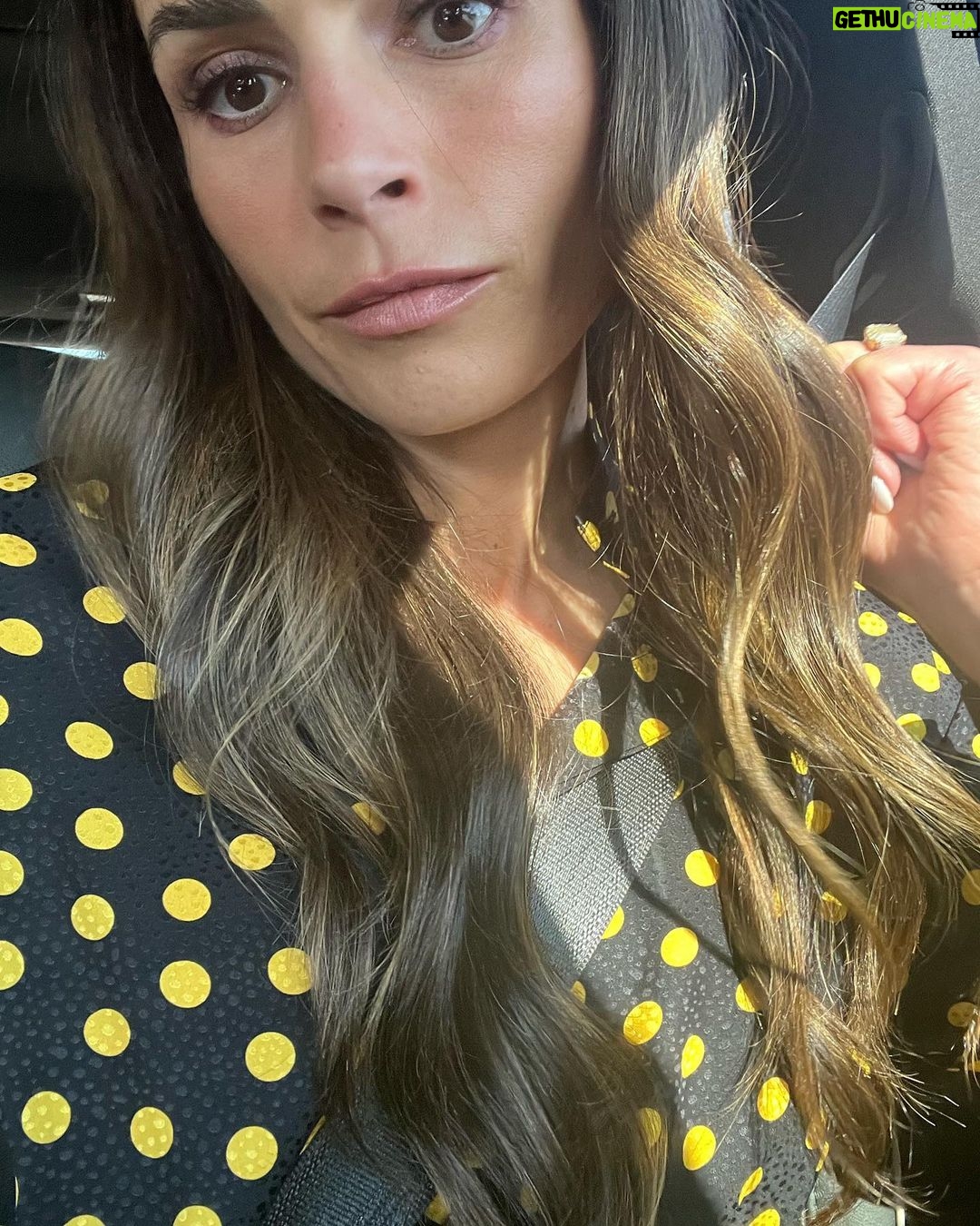 Jordana Brewster Instagram - Catching the light