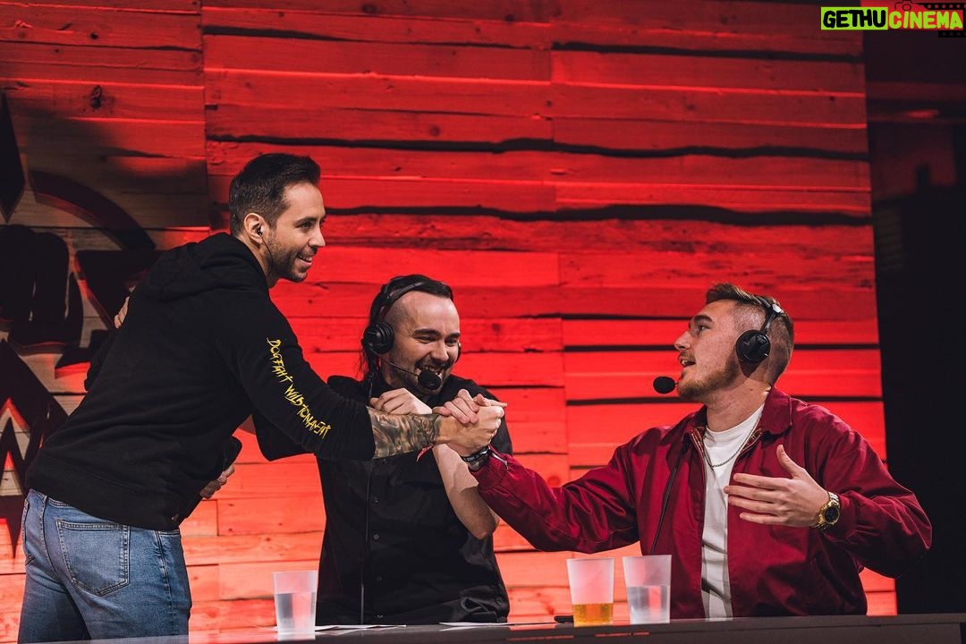 Jordi Wild - 279.9K Likes - Aún estoy procesando lo que he vivido este fin de semana… Un sueño hecho realidad, mi propia competición de combates, 6 combates inolvidables, momentos épicos, dramáticos, tensos, gran música… y un roast que casi nos lleva presos a todos.
Quiero agradeceros el cariño, el amor, las bonitas palabras que me hacéis llegar, esto es el inicio de mucho más 👊🏼
Y por supuesto gracias al Xokas, Gonzalo, el equipo de Cabal, David, y sobre todo, los luchadores, por este evento épico ❤️