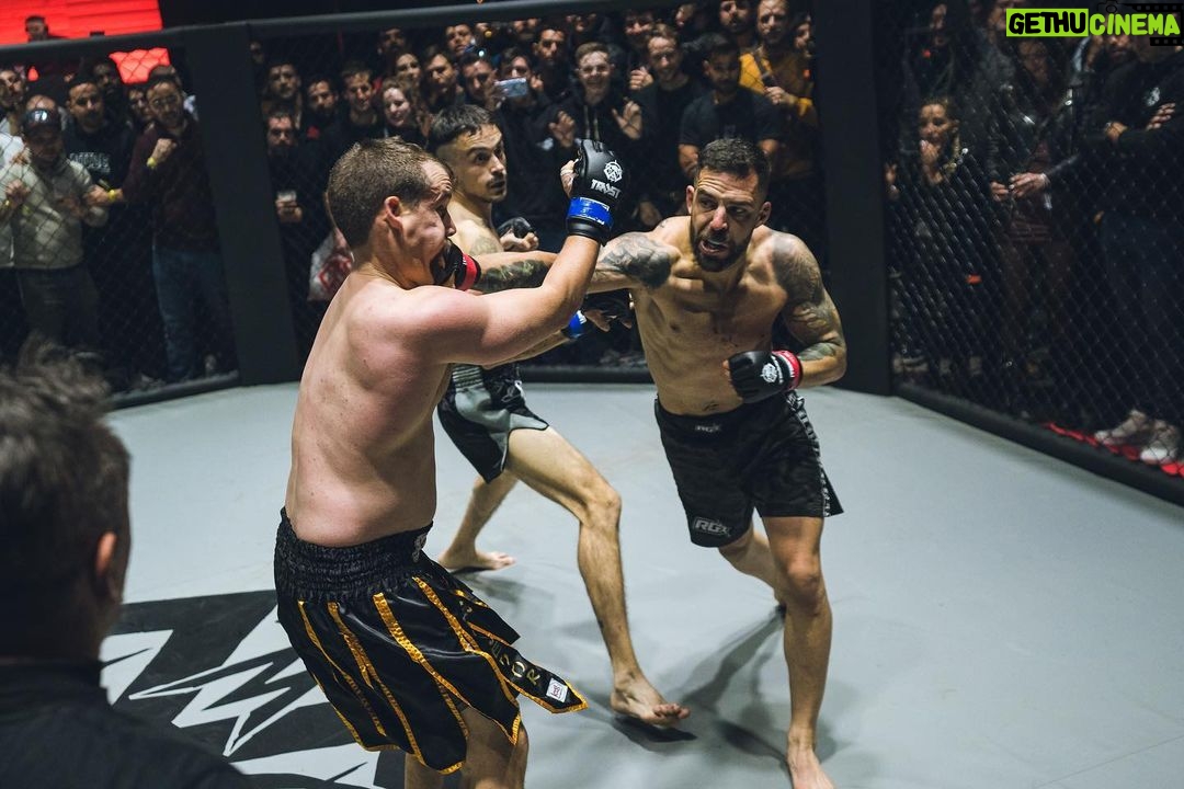 Jordi Wild - 279.9K Likes - Aún estoy procesando lo que he vivido este fin de semana… Un sueño hecho realidad, mi propia competición de combates, 6 combates inolvidables, momentos épicos, dramáticos, tensos, gran música… y un roast que casi nos lleva presos a todos.
Quiero agradeceros el cariño, el amor, las bonitas palabras que me hacéis llegar, esto es el inicio de mucho más 👊🏼
Y por supuesto gracias al Xokas, Gonzalo, el equipo de Cabal, David, y sobre todo, los luchadores, por este evento épico ❤️