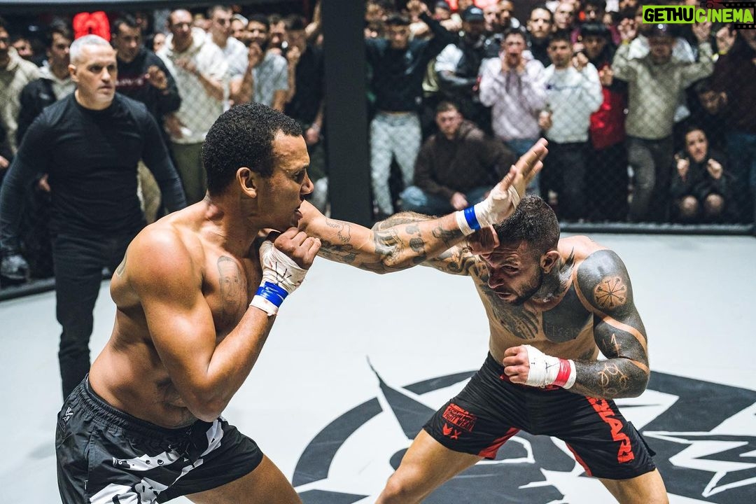 Jordi Wild - 279.9K Likes - Aún estoy procesando lo que he vivido este fin de semana… Un sueño hecho realidad, mi propia competición de combates, 6 combates inolvidables, momentos épicos, dramáticos, tensos, gran música… y un roast que casi nos lleva presos a todos.
Quiero agradeceros el cariño, el amor, las bonitas palabras que me hacéis llegar, esto es el inicio de mucho más 👊🏼
Y por supuesto gracias al Xokas, Gonzalo, el equipo de Cabal, David, y sobre todo, los luchadores, por este evento épico ❤️