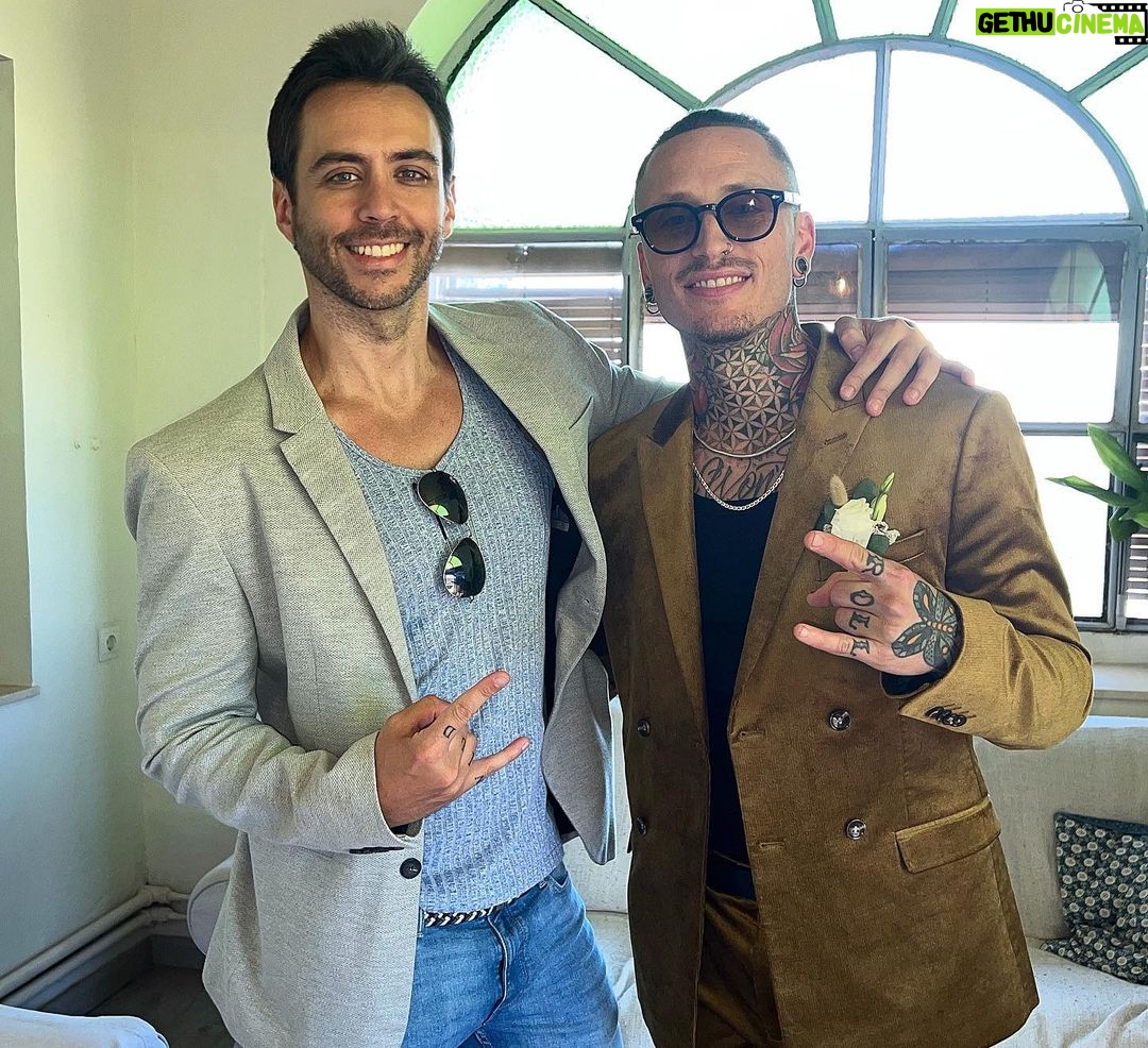Jordi Wild Instagram - Tengo malas noticias, mi hermanito pequeño Joselito, conocido mundialmente como Joselito, ya no está en el mercado… ¡Se casa y lo caso yo! Dadnos amor que es un día importante ❤️