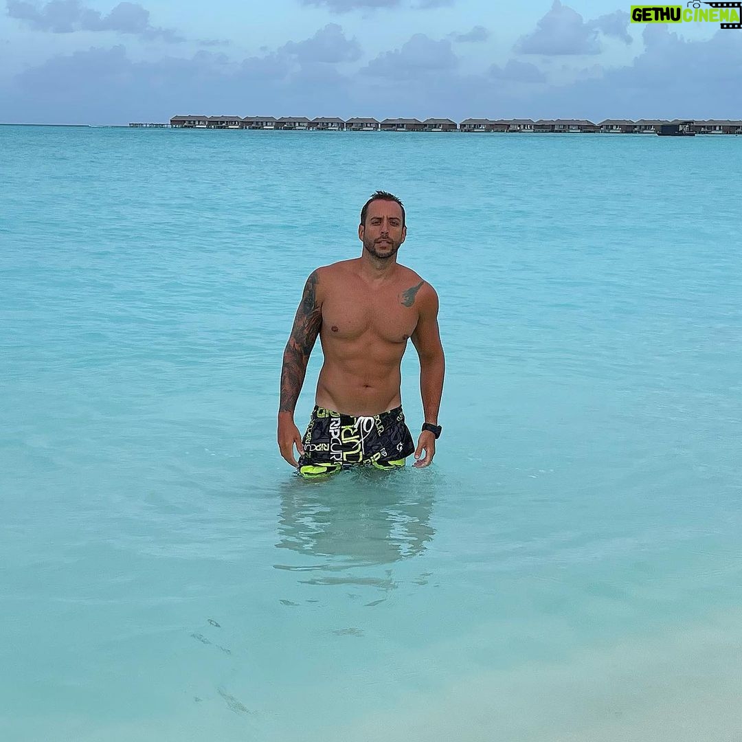 Jordi Wild Instagram - Amigos y amigas hoy vuelve el ÚNICO Y AUTÉNTICO YISUS DE YOUTUBE después de dos meses de desaparición Hideaway Beach Resort & Spa Maldives