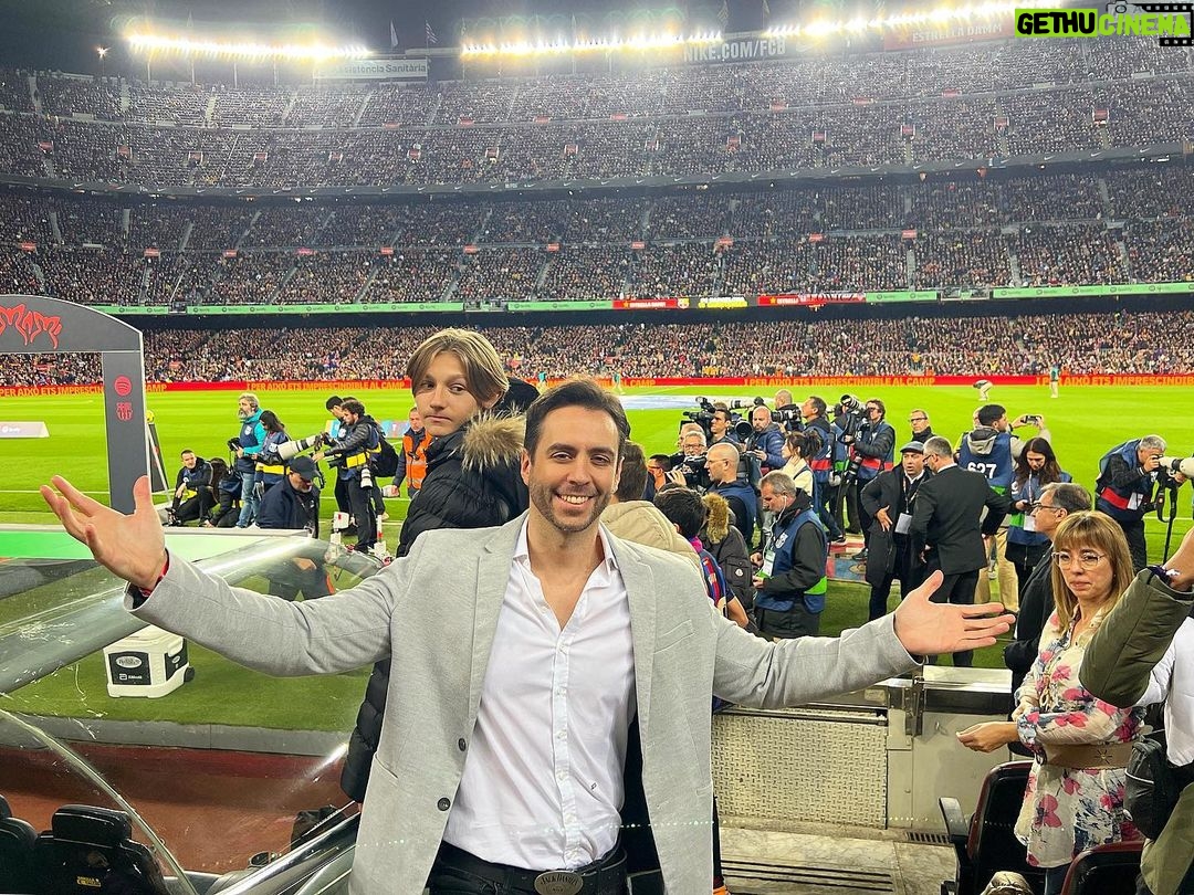 Jordi Wild - 285.7K Likes - Antes y después de estar en el palco presidencial del Camp Nou viendo como el Barça remonta al Madrid y ganamos 2-1. ¡Esta liga es nuestra!
Gran partido de mi jugador holandés favorito, Ter Stegen ❤️