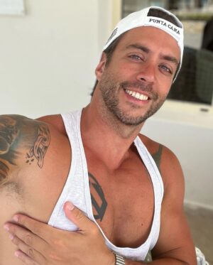 Jordi Wild Instagram - Mis moods en verano 😄🥱😐😏