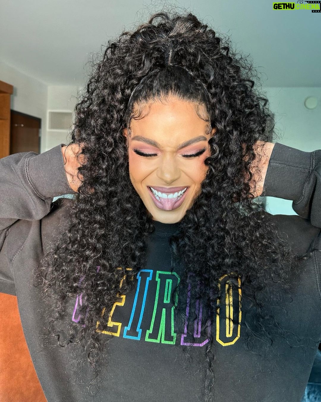 Jordin Sparks Instagram - Just a light beat! 😌😘@kimoramulan & @lovetaije always know what to do! 🤍