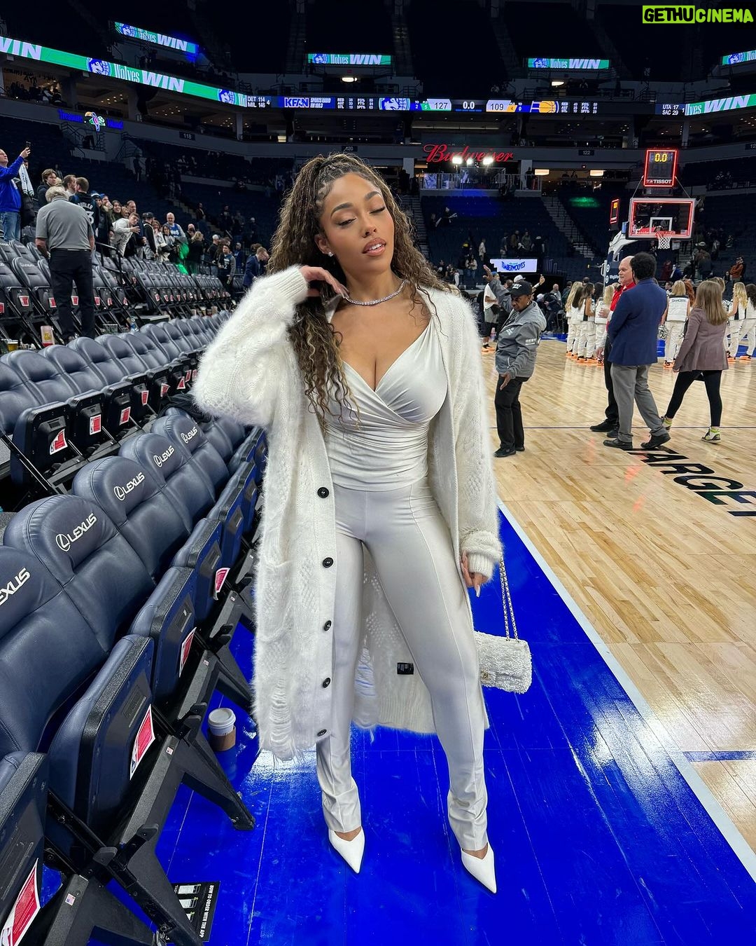 Jordyn Woods Instagram - emptying my camera roll and found some random moments from this month 🤍