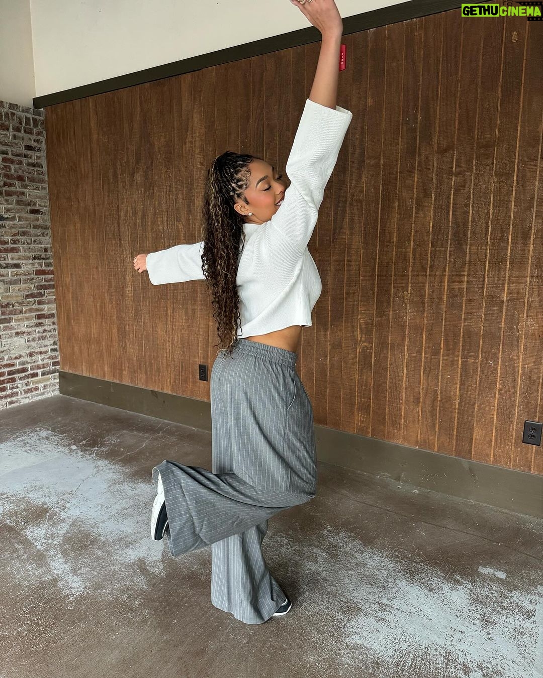 Jordyn Woods Instagram - Adding franchise OWNER to my resume and breaking generational cycles. 🥲 I always wanted to own something outside of my personal brand and I can’t help to think what are a lot of us going to do if social media shut down? Buckhead, ATLANTA! I’m coming soon 😊 Atlanta, Georgia