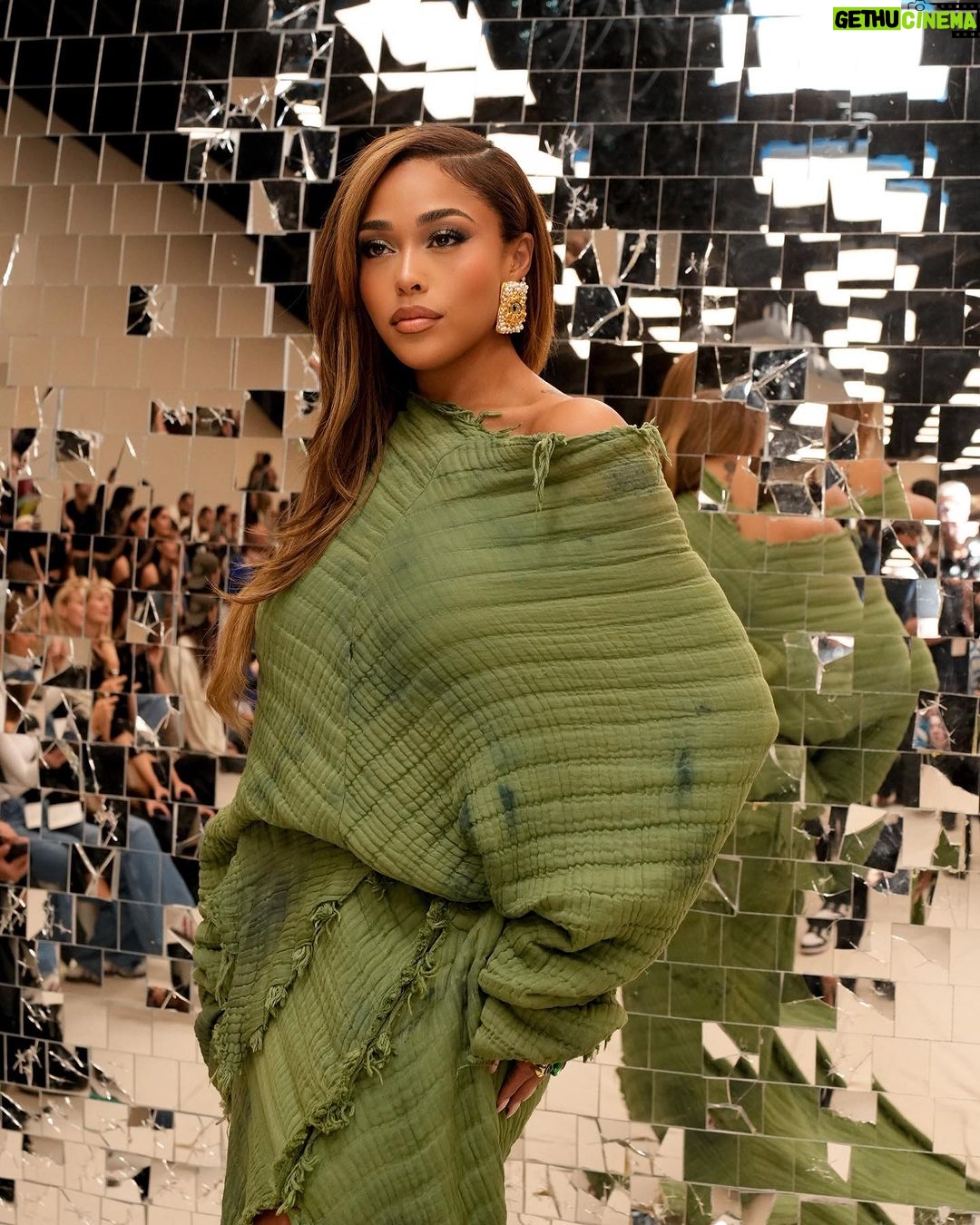 Jordyn Woods Instagram - poison ivy but make it @acnestudios 🍃 Paris,France