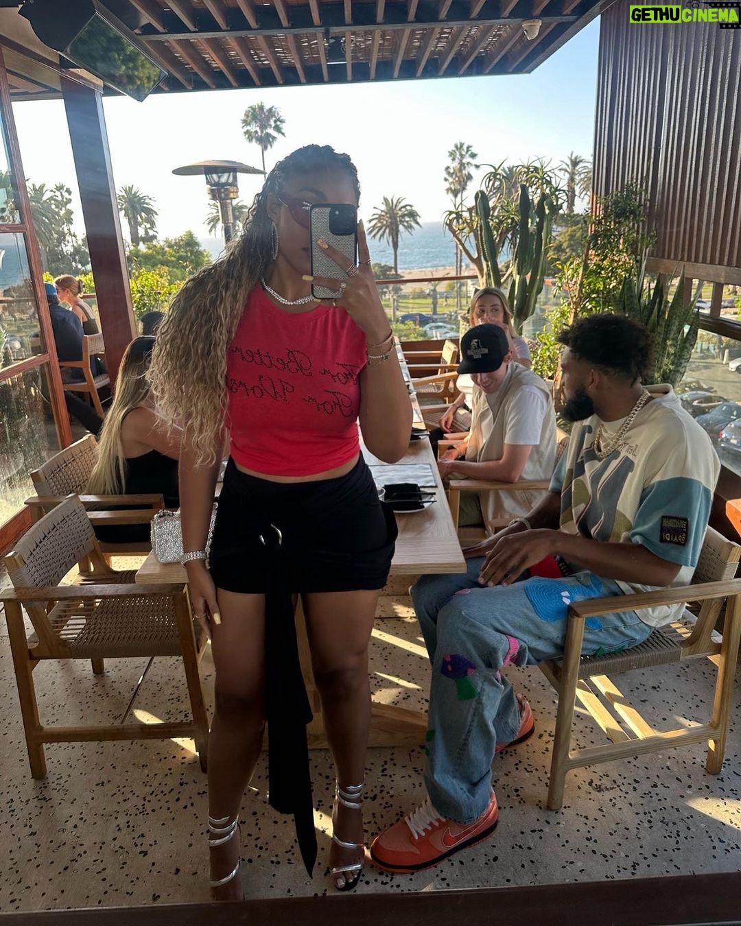 Jordyn Woods Instagram - august, you were good to meππ