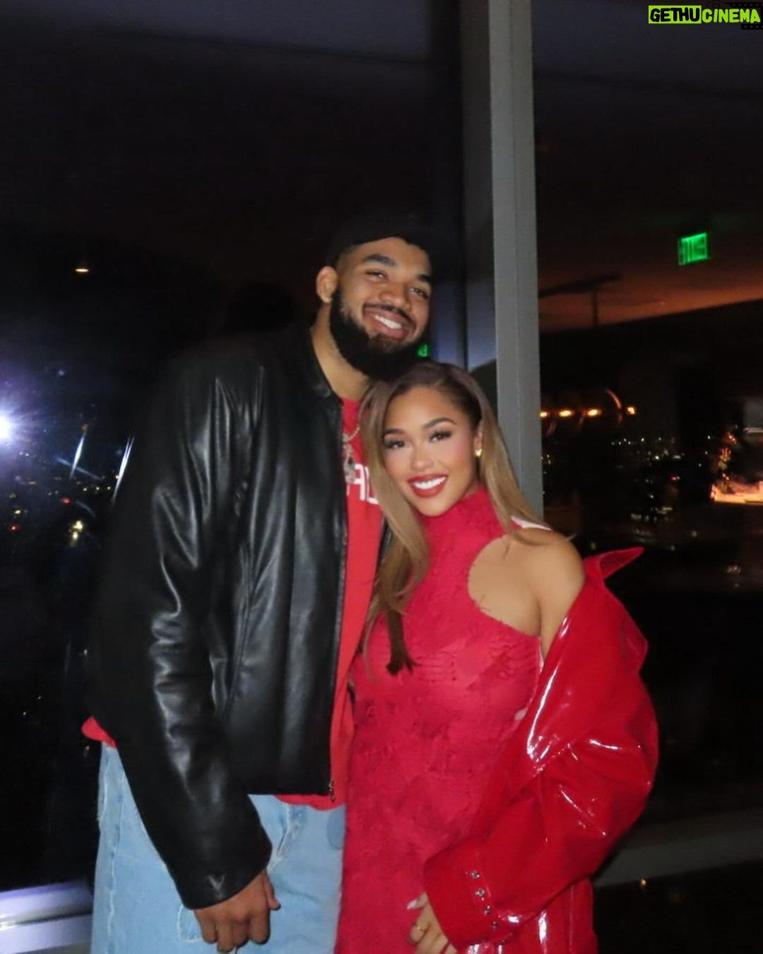 Jordyn Woods Instagram - best day with the best valentine ❤️ thank you for always making me feel special @karltowns