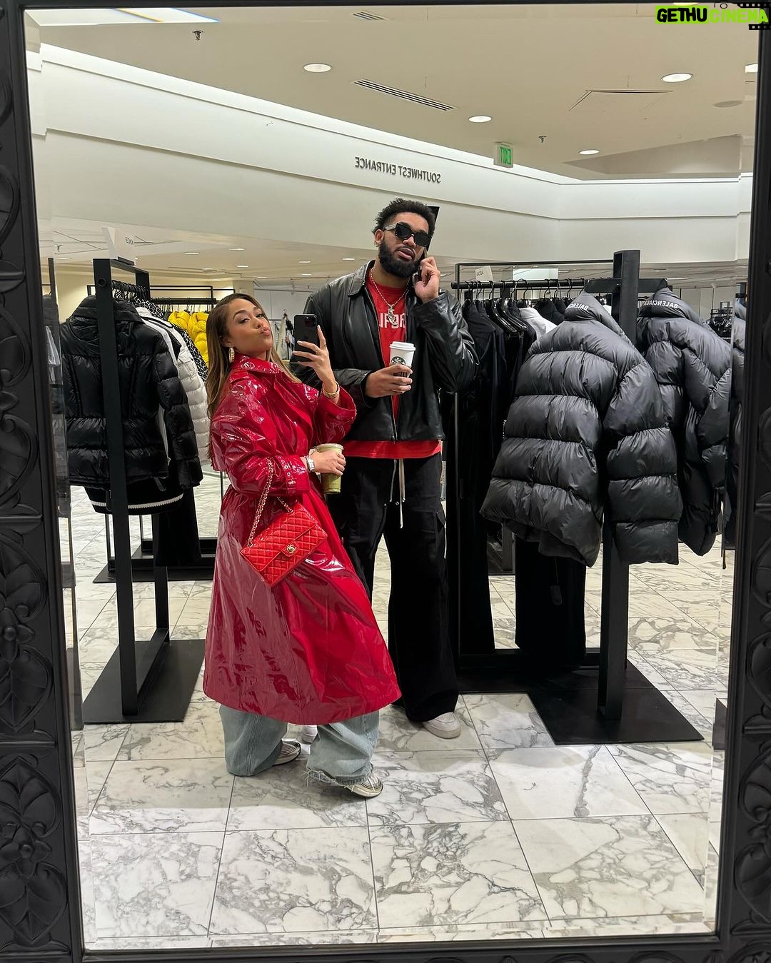 Jordyn Woods Instagram - best day with the best valentine ❤️ thank you for always making me feel special @karltowns