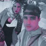 Jorge Blanco Instagram - Ayer celebramos 1OO años de Disney en el #DisneyGala y 16 de esos 1OO han sido gran parte de nuestras vidas regalándonos amigos, familia, trabajo y mucha magia! gracias @diegozunigamenswear por dejarme ser tu Muse en esta increíble línea inspirada en “Hércules” Y gracias a esta hermosa “Cruella” por ser parte de mi vida tantos años @stephieoficial te amo ❤️🤍🖤 #Disney100 Museo Soumaya