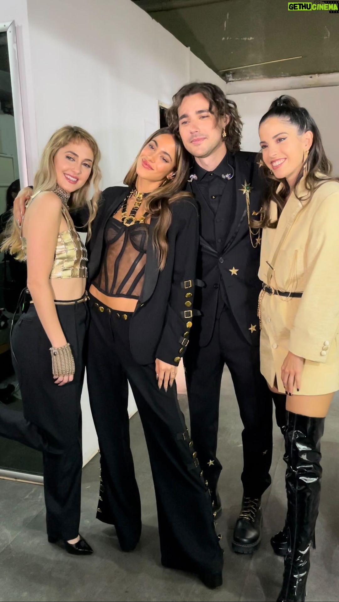 Jorge Blanco - 310.5K Likes - un pequeño detrás de cámaras antes del gran día… 🤫💜 8 de diciembre @disneyplusla #soloamorymilcanciones