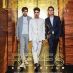Jorge Blanco Instagram - Hoy es viernes de #EstiloDFWeekend en portada tenemos a nuestros Reyes con Estilo. @lalobrito , @michaelronda y @jorgeblanco , protagonistas de la exitosa serie “Papás por encargo”, celebran con nosotros la llegada de Melchor, Gaspar y Baltasar y nos comparte cómo les fue con sus regalos de la infancia. 📍 @gardelamx
