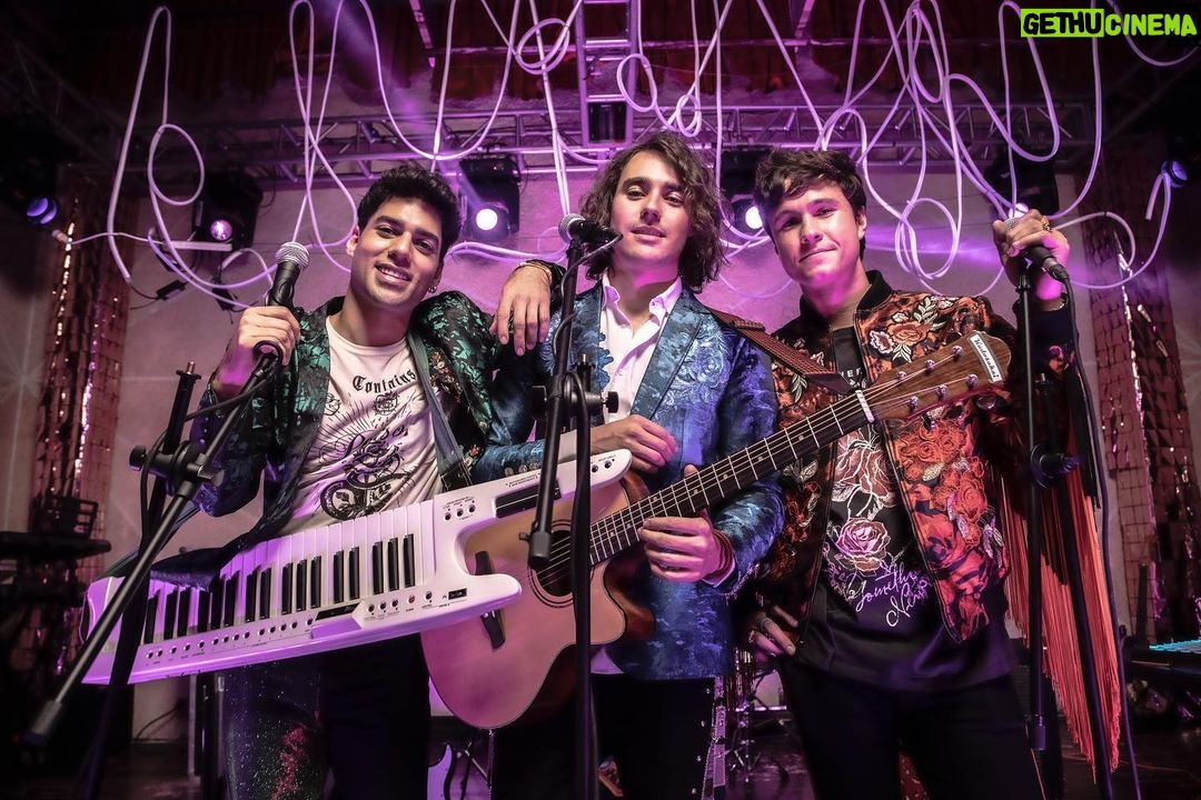 Jorge Blanco - 64.2K Likes - por fin les puedo contar!! ya estamos grabando la segunda temporada de #papásporencargo 🚌!! @disneyplusla