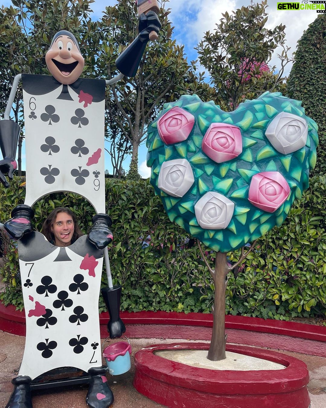 Jorge Blanco - 106.1K Likes - amo este lugar! @disneylandparis #disneylandparis30 #avengerscampusparis