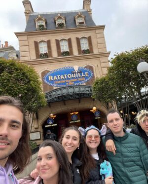 Jorge Blanco Instagram - amo este lugar!  @disneylandparis #disneylandparis30 #avengerscampusparis