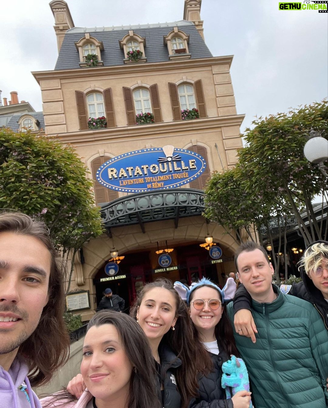 Jorge Blanco - 106.1K Likes - amo este lugar! @disneylandparis #disneylandparis30 #avengerscampusparis