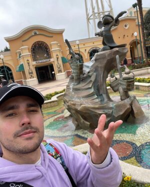 Jorge Blanco Instagram - amo este lugar!  @disneylandparis #disneylandparis30 #avengerscampusparis