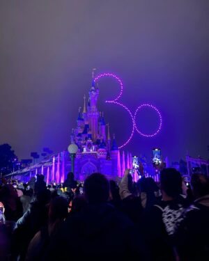 Jorge Blanco Instagram - amo este lugar!  @disneylandparis #disneylandparis30 #avengerscampusparis