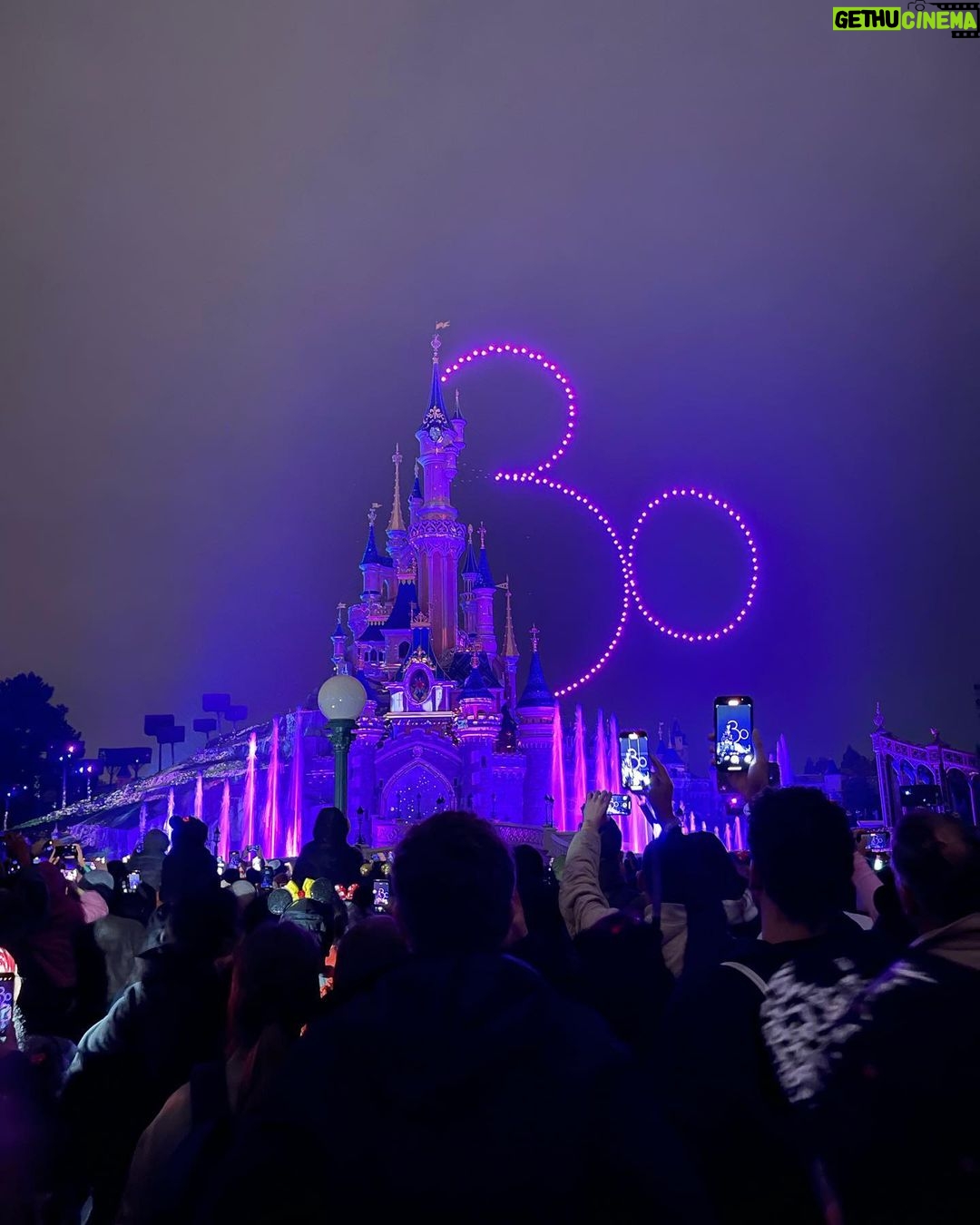 Jorge Blanco - 106.1K Likes - amo este lugar! @disneylandparis #disneylandparis30 #avengerscampusparis