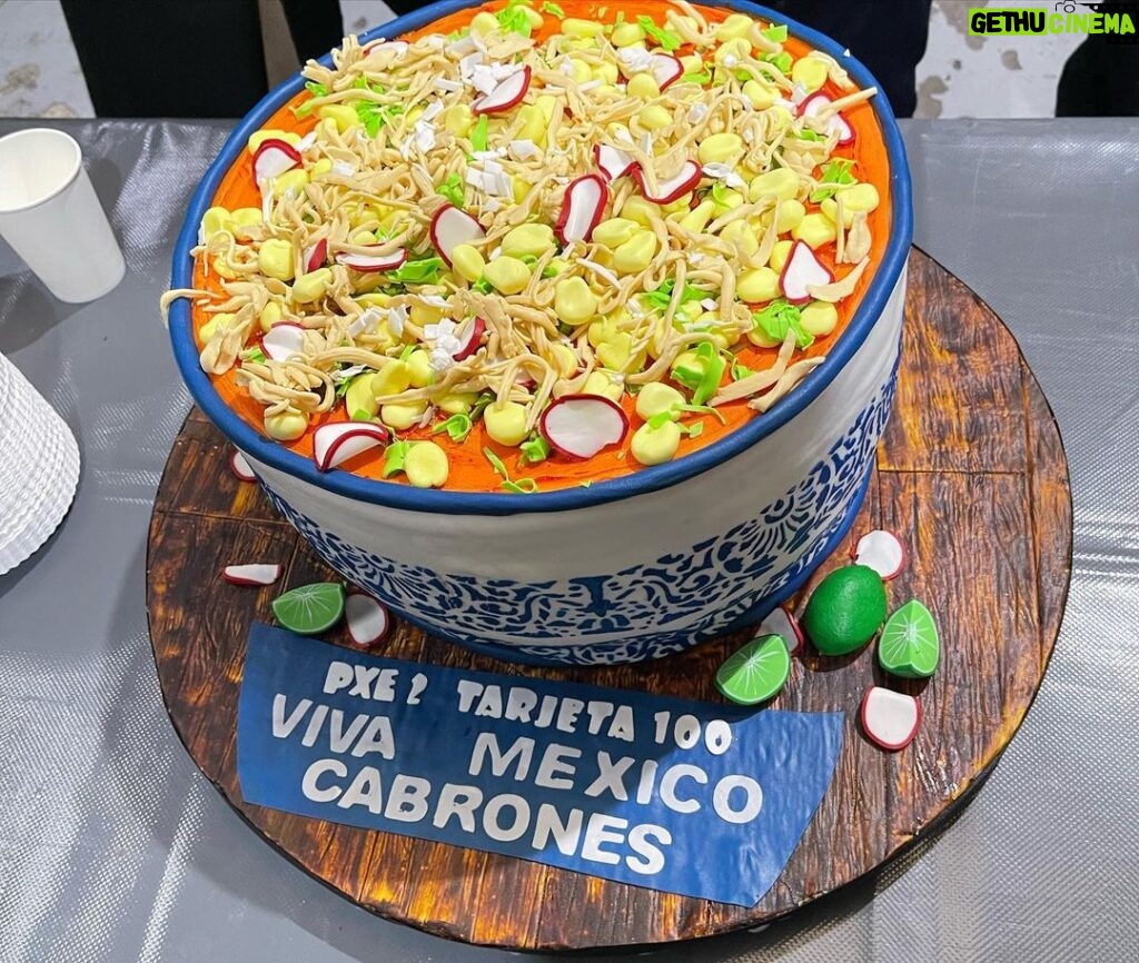 Jorge Blanco Instagram - #vivamexico trabajando con gente hermosa festejando a mi hermoso país 🇲🇽 🤍 Mexico City, Mexico