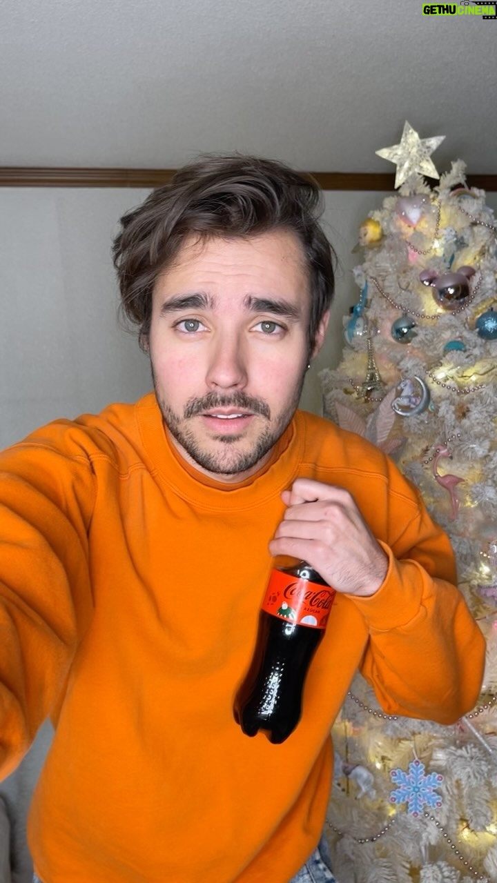 Jorge Blanco Instagram - Outfits navideños! Cuál eres? #NavidadCocacola23 #Publicidad