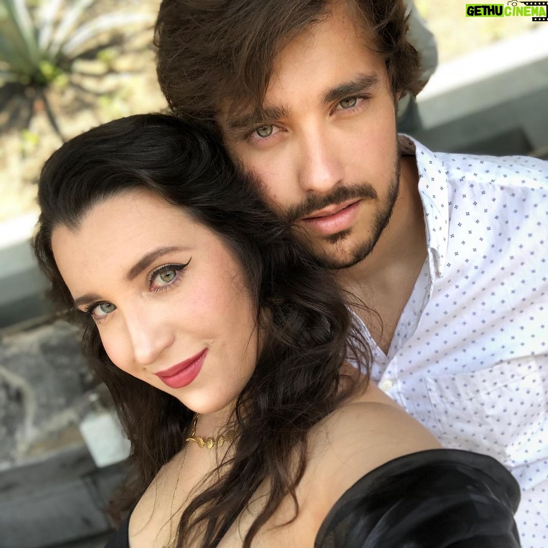 Jorge Blanco - 139.5K Likes - estas fotos son nuestra relación sin filtros ✨🤍💍 hahahaha @jorgeblanco te amo bebi :)