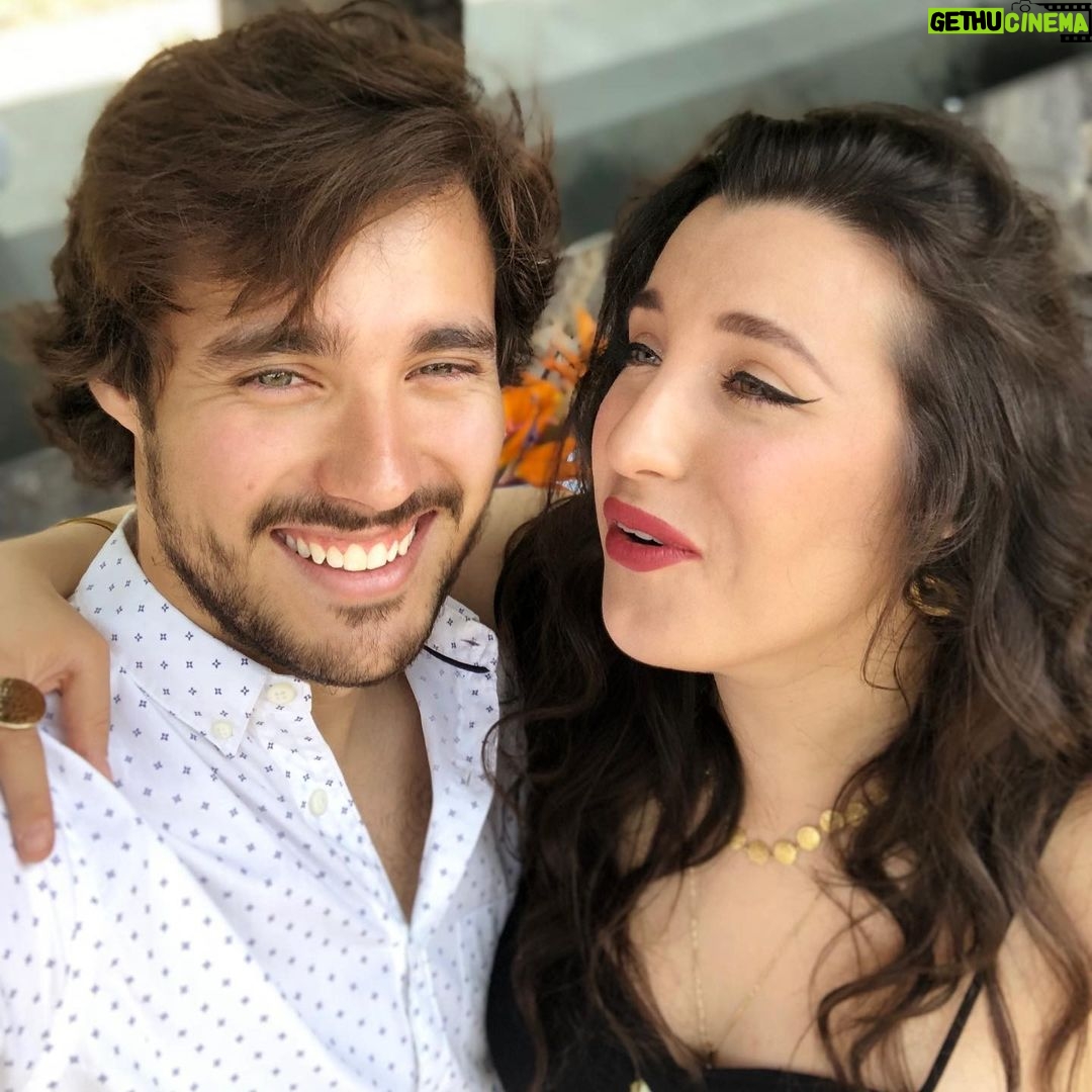 Jorge Blanco - 139.5K Likes - estas fotos son nuestra relación sin filtros ✨🤍💍 hahahaha @jorgeblanco te amo bebi :)