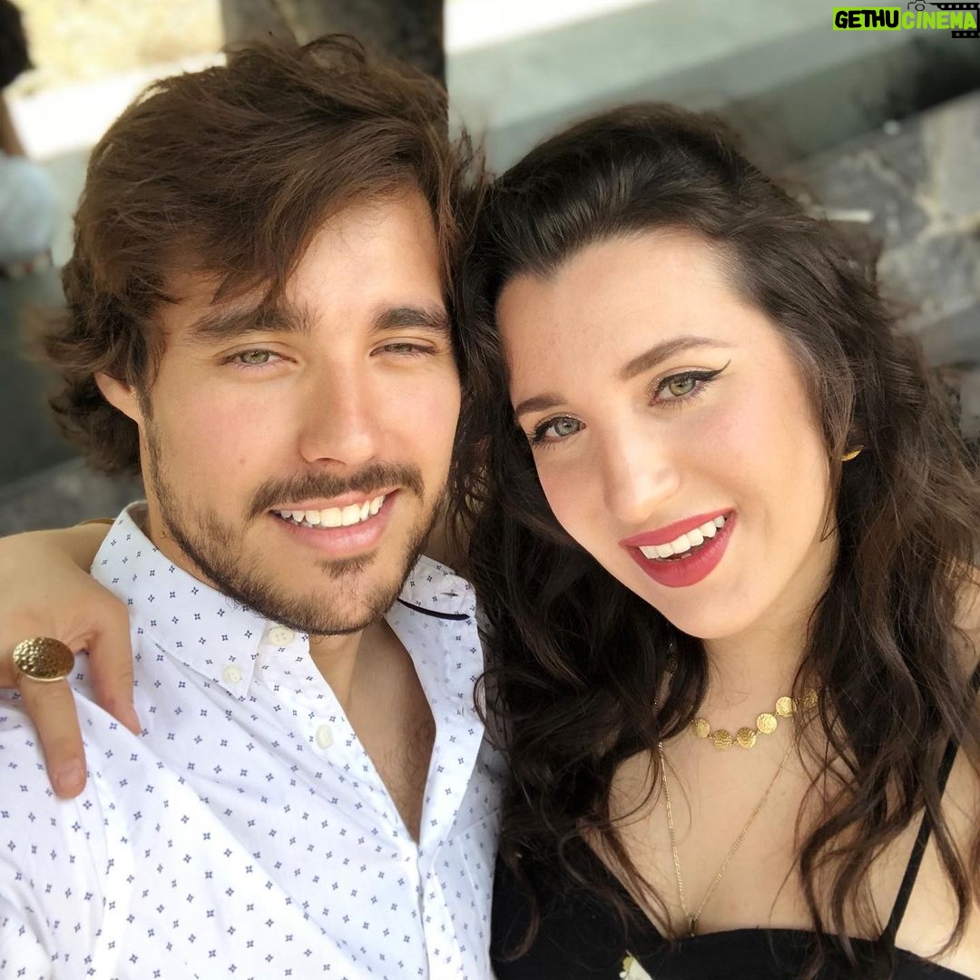 Jorge Blanco - 139.5K Likes - estas fotos son nuestra relación sin filtros ✨🤍💍 hahahaha @jorgeblanco te amo bebi :)